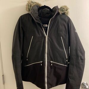 NWOT The North Face Women’s ski jacket. Medium.